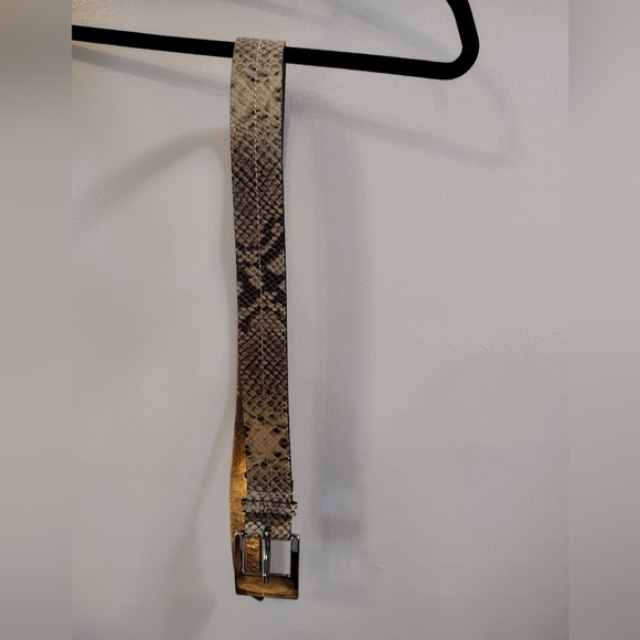 Michael Kors leather belt - Picture 3 of 5